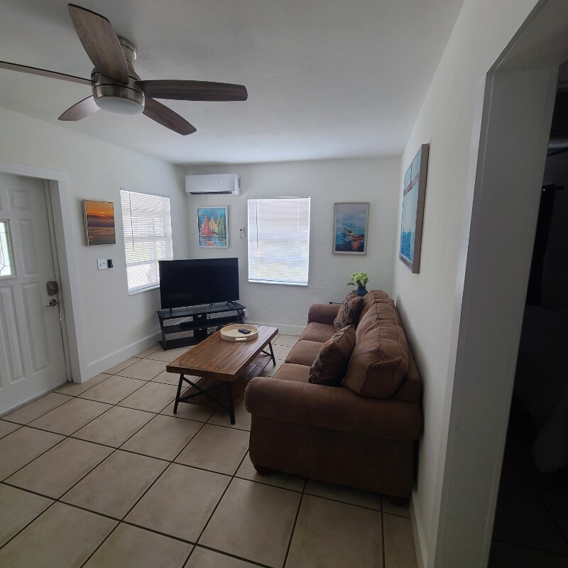 Building Photo - 10117 Cortez Rd W