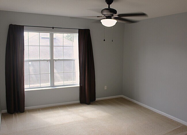 Building Photo - Spacious home in the Woodland Lake Subdivi...