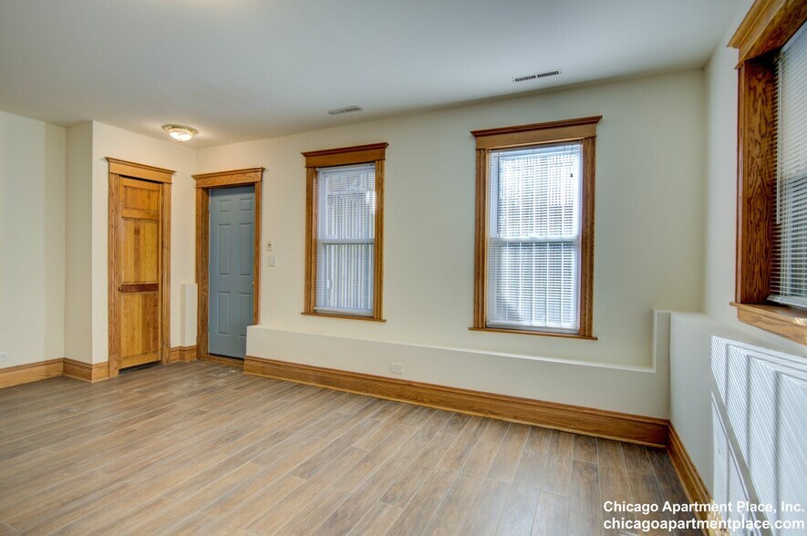 Building Photo - 1817 N Clybourn Ave