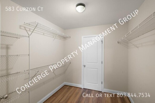 Building Photo - 583 Curzon Court
