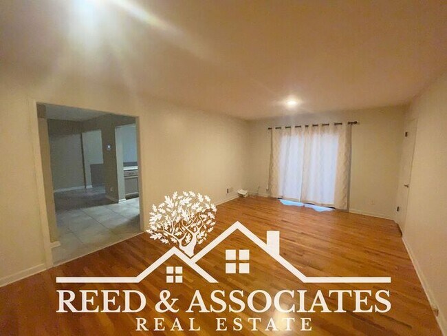 Building Photo - East Memphis / Audubon Area!