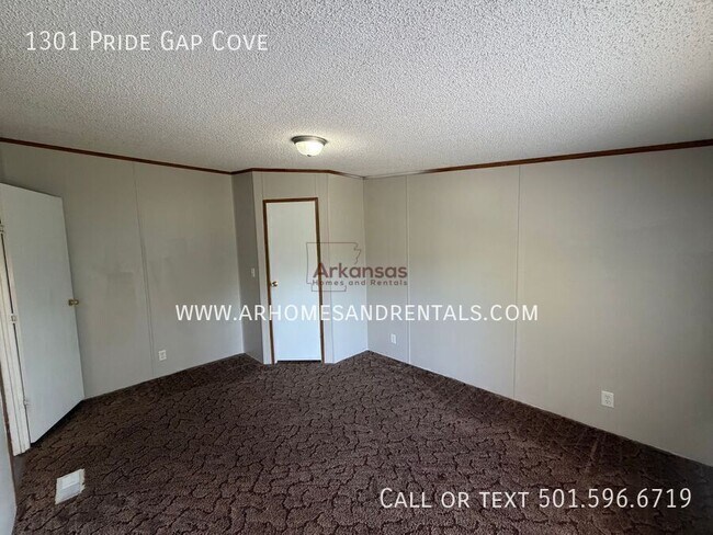 Building Photo - 1301 Pride Gap Cove