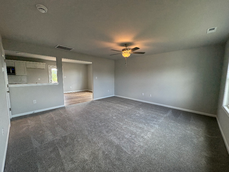 Building Photo - 16 Shiloh Dr