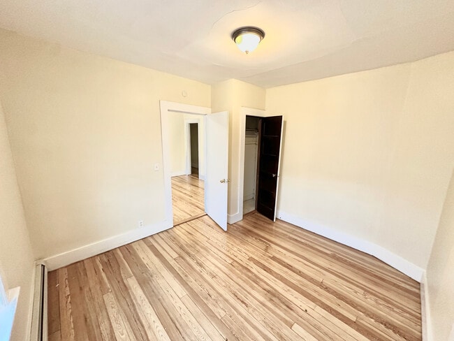 Building Photo - 1019 W Main St