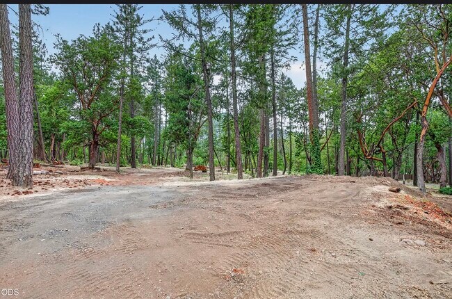 Building Photo - 981 Upper Applegate Rd