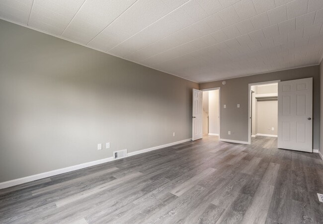Building Photo - 2207 Aurora Dr