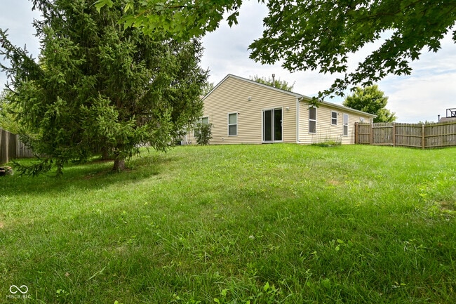 Building Photo - 916 Bentgrass Dr