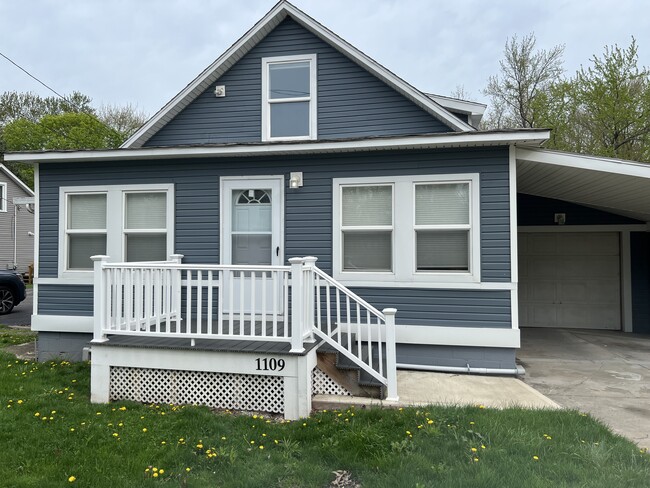 Building Photo - 1109 W 34th St