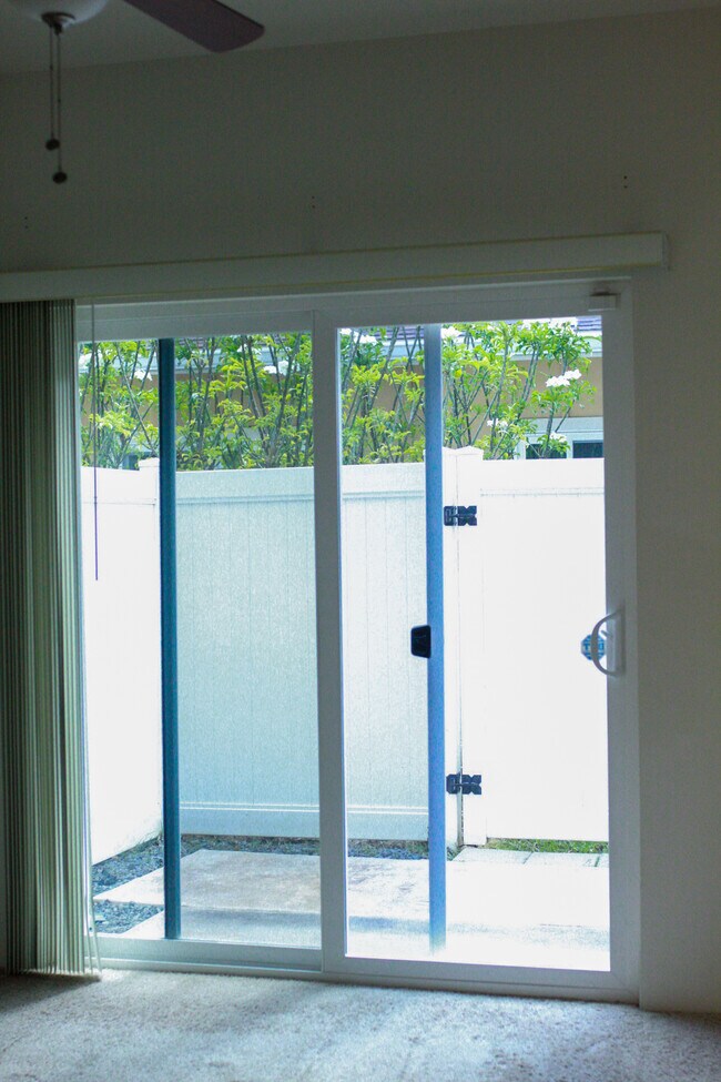 Building Photo - 458 Manawai St