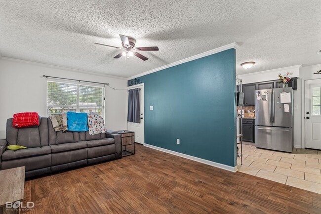 Building Photo - Check out this 3 bed 1 in Haughton