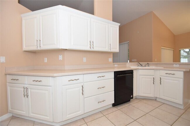 Building Photo - 11 Ellsworth Dr