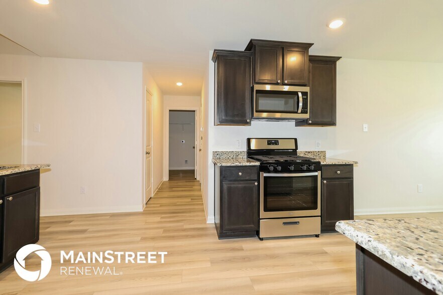 Building Photo - 26849 Steinbeck Dr