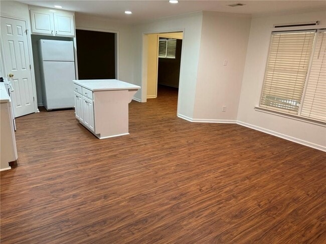 Building Photo - 305 Pilgrimage Point