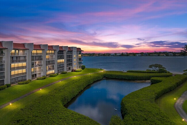 Building Photo - 7020 Half Moon Cir