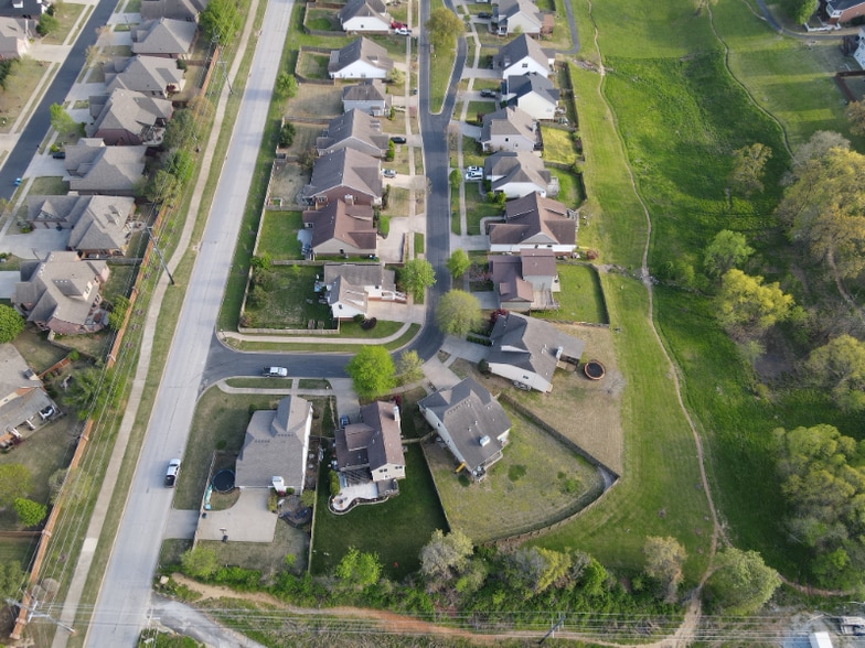 Building Photo - 1521 NE Dysart Woods Ln