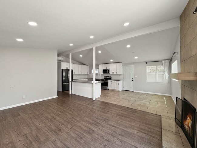 Building Photo - Beautiful 3Bd/2Ba home in central San Diego!