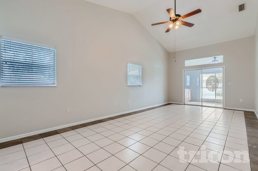 Building Photo - 13530 Coronado Dr