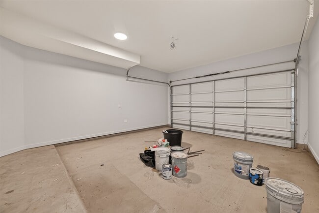 Building Photo - 90 Burress St