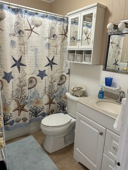 Building Photo - 15 W Connecticut Ave