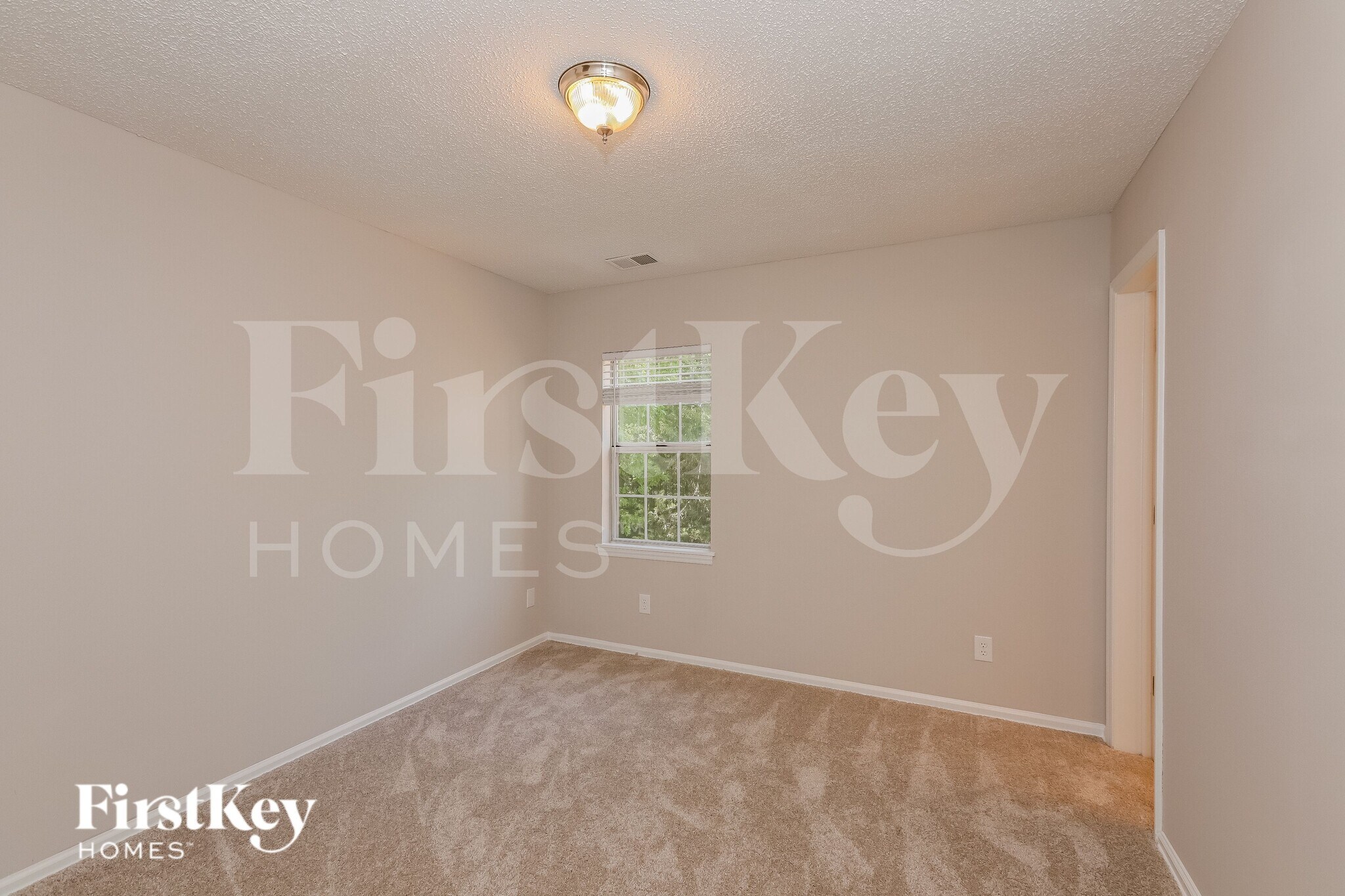 Building Photo - 13835 Poppleton Ct