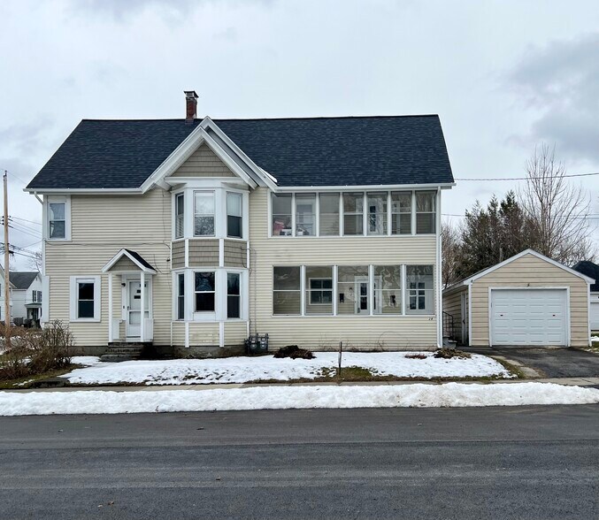 Primary Photo - 28 7th Ave