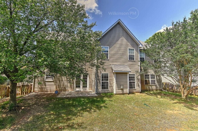 Building Photo - Luxurious 5 Bedroom 3.5 Bathroom for Rent ...