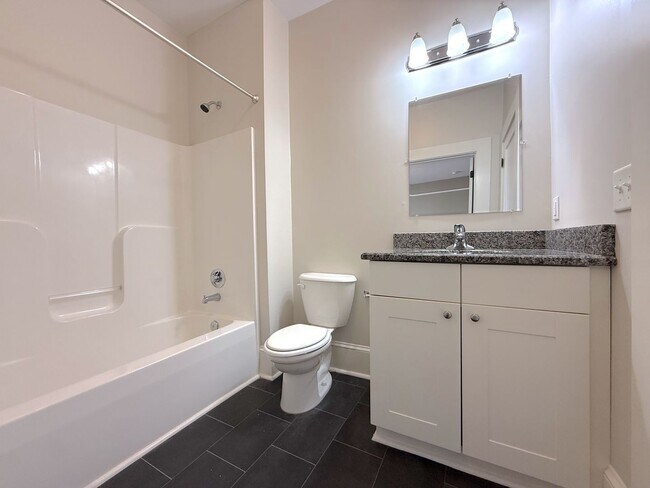 Building Photo - 1268 College St