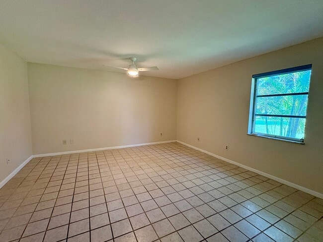 Building Photo - 3/2/2 POOL home in Stuart on 3/4 acre--NO HOA!