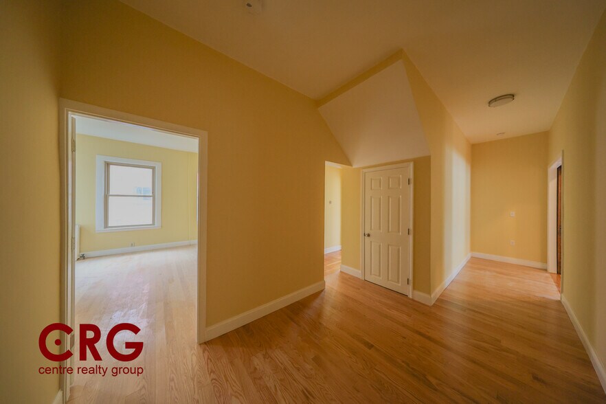 Building Photo - 22 Grand View Ave