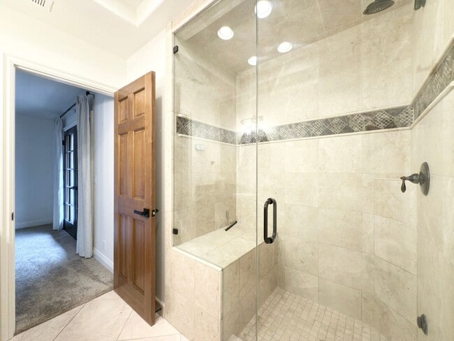 Building Photo - Beautiful Townhome on The Legends Golf Cou...