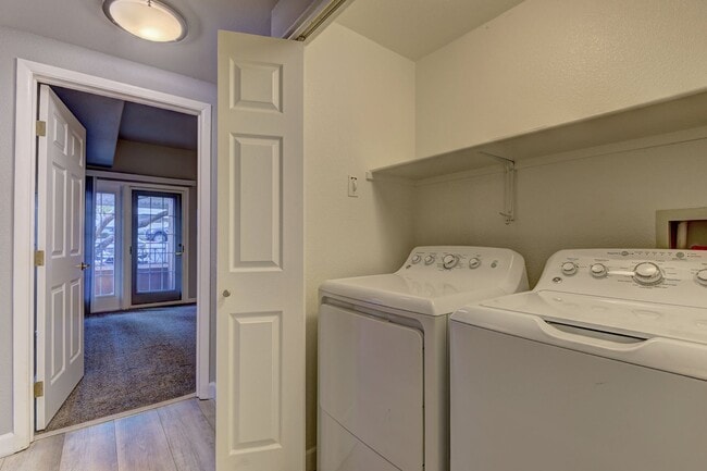 Building Photo - Corner Unit Condo in Gated Summerlin Commu...