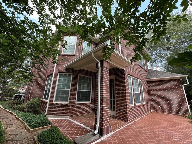 Building Photo - 17 Ambleside Crescent Dr
