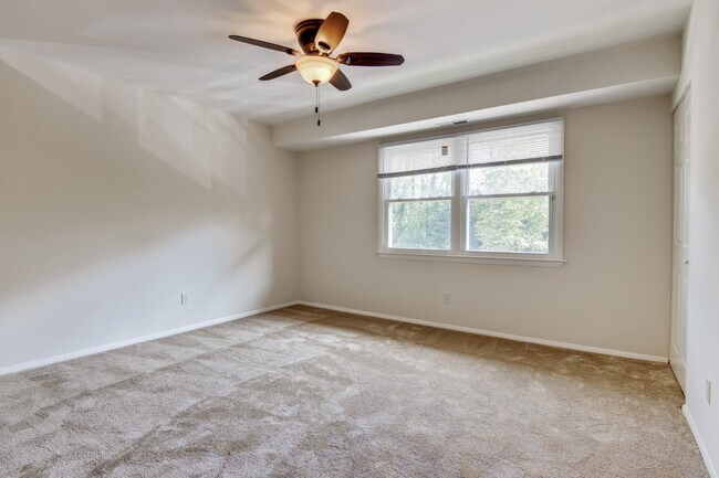 Building Photo - Abbey Square