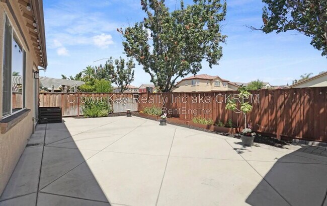 Building Photo - 229 Wisteria Ln