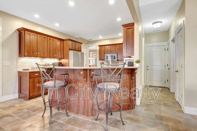 Building Photo - 175 Ridgeway Ct