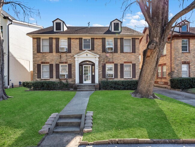 Primary Photo - 1819 Marshall St