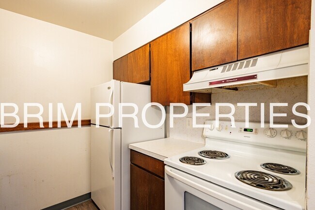 Building Photo - 278 100 E