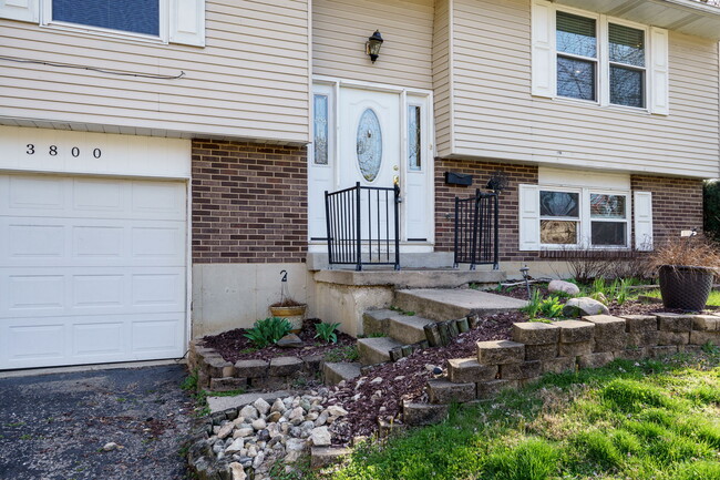 Building Photo - 3800 Corkwood Dr