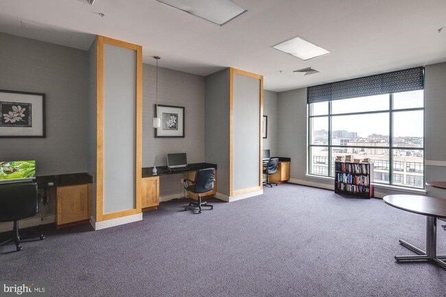 Building Photo - 414 Water St