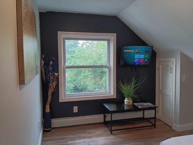 Building Photo - 20 Hawkins St