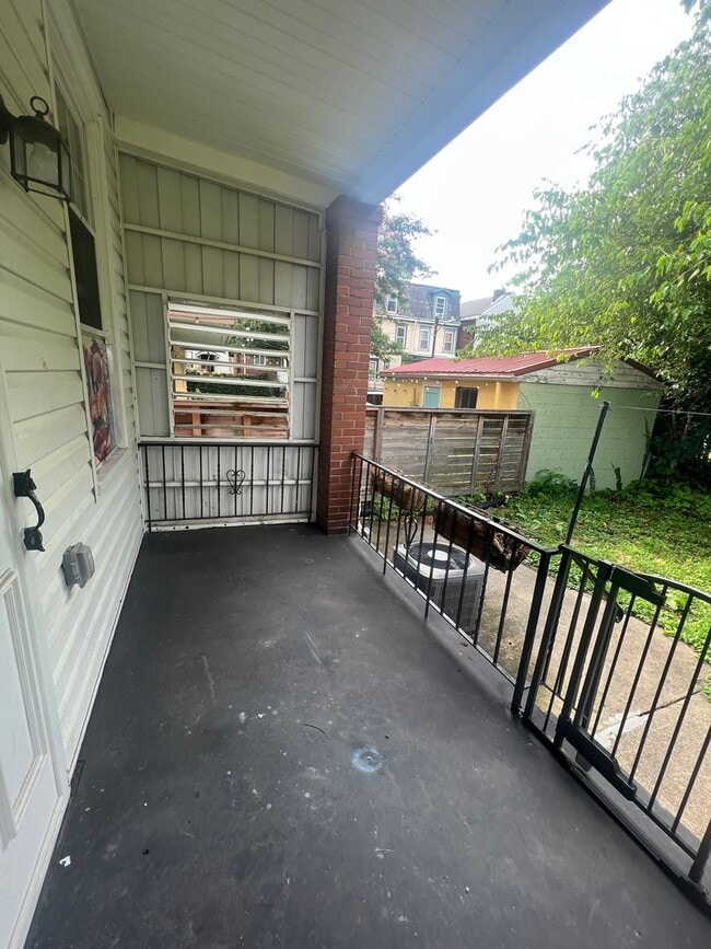 Building Photo - Spacious 3 bedroom, 2 bath home in Sharpsburg
