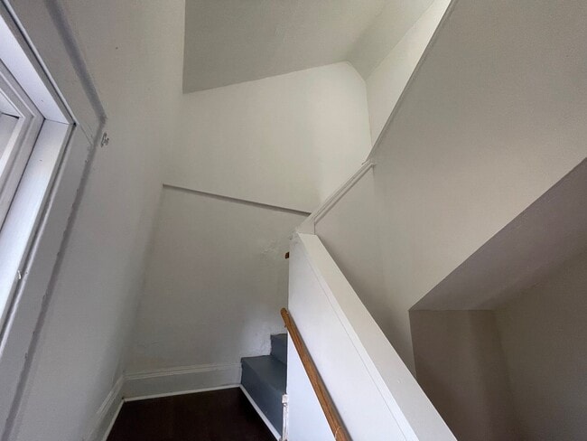 Building Photo - SECTION 8 and EDEN ACCEPTED!! Spacious New...