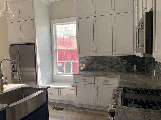 Building Photo - Oakleigh Garden District