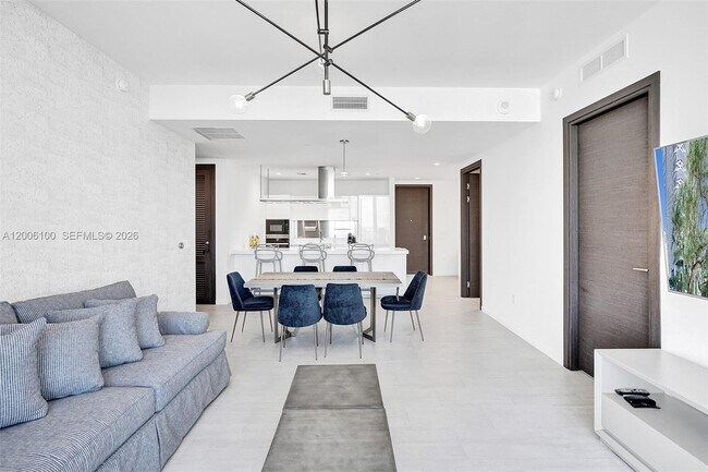 Building Photo - 1000 Brickell Plaza