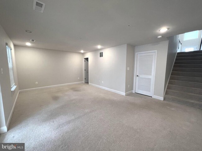 Building Photo - 1286 Orchid Rd