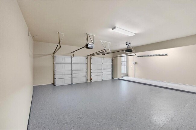 Building Photo - 2643 Henley Dr