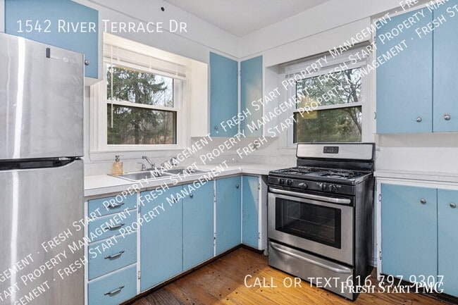 Building Photo - 1542 River Terrace