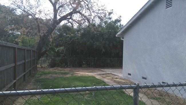 Building Photo - 1440 Orange St