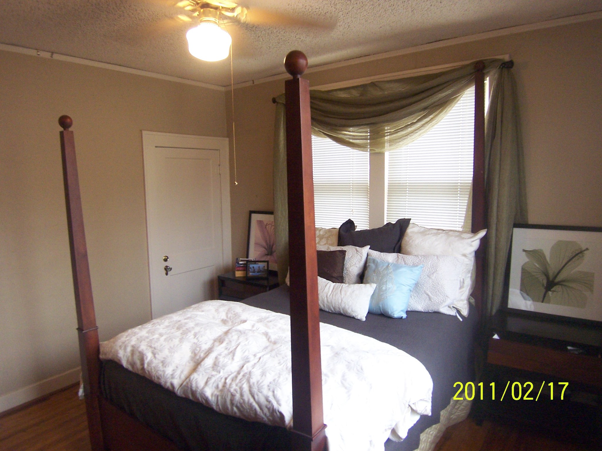 Large bedroom - 5110 F St