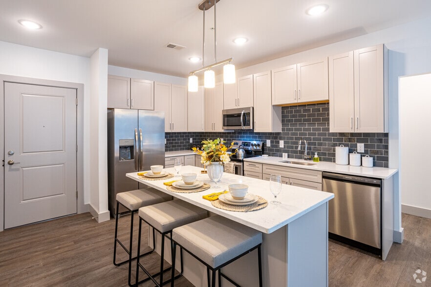 Primary Photo - The Jeff On 10th